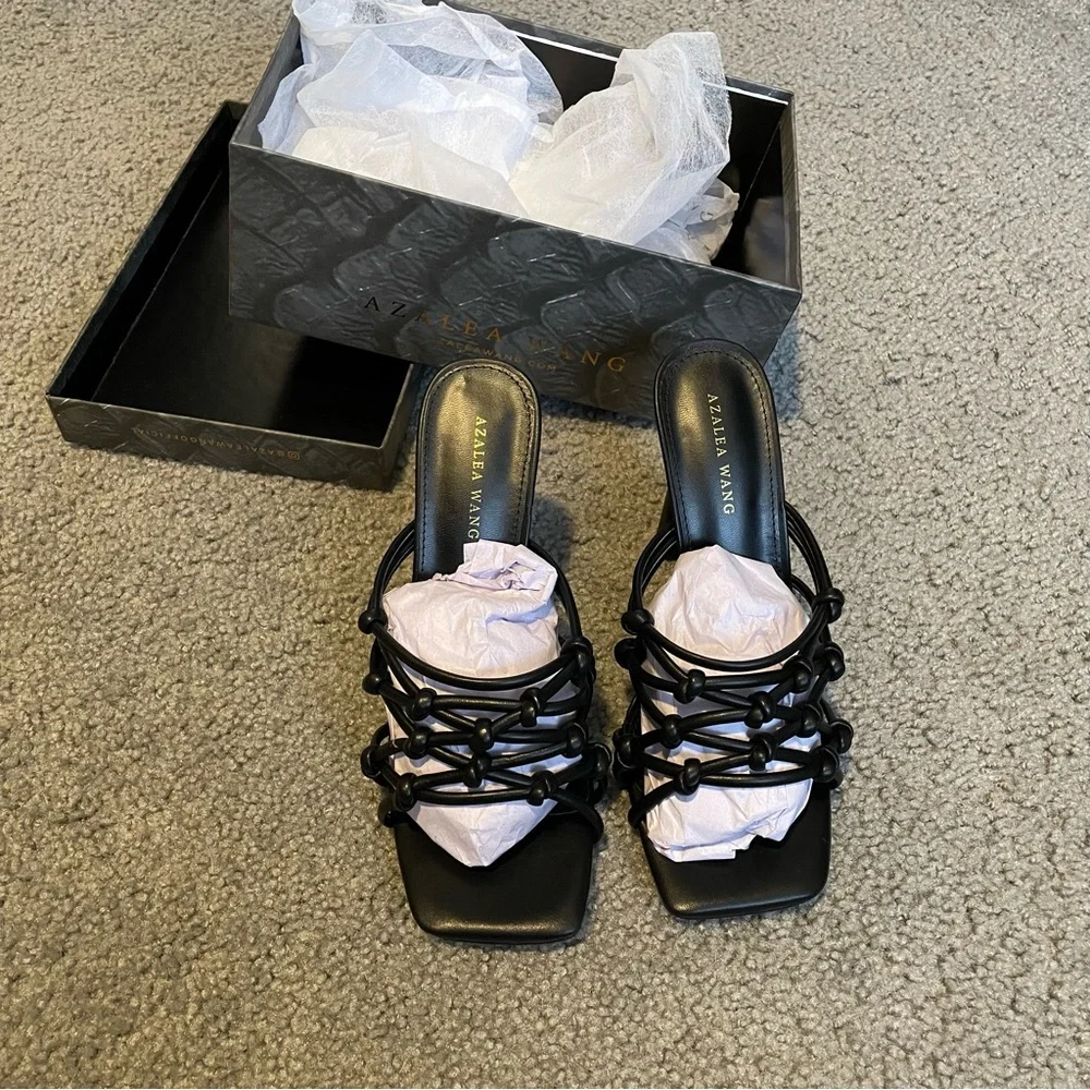 NWT Square Toe Heels in 7.5 - Picture 8 of 10